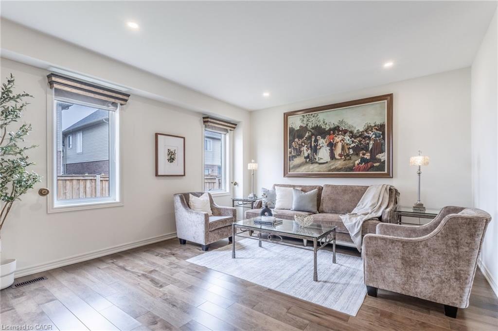 41 Foothills Lane, Stoney Creek, ON - Indoor Photo Showing Living Room