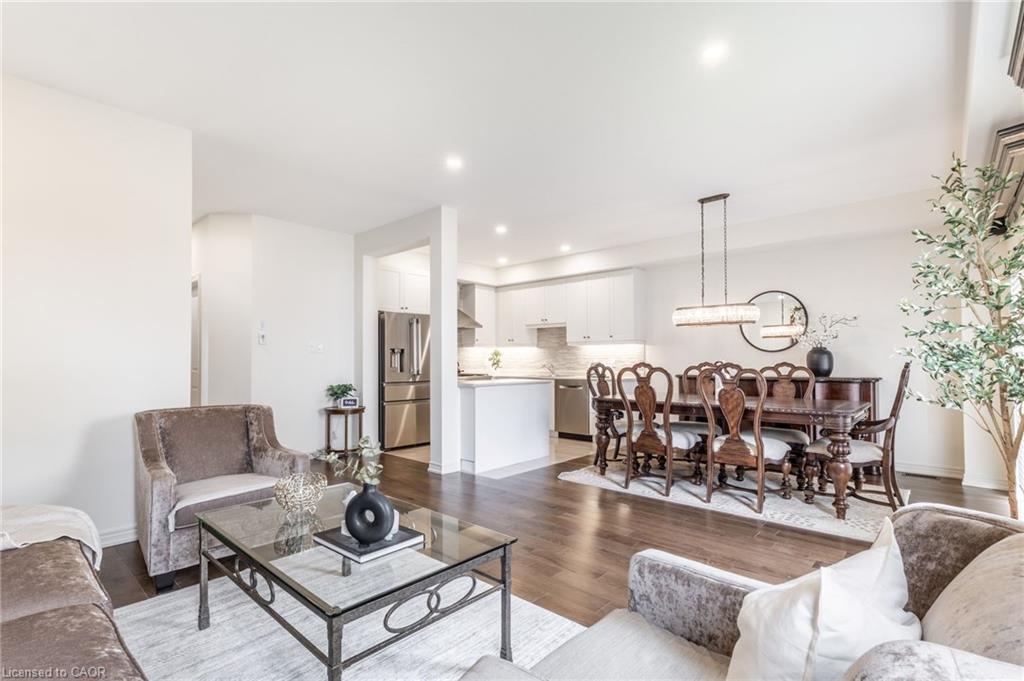 41 Foothills Lane, Stoney Creek, ON - Indoor Photo Showing Living Room