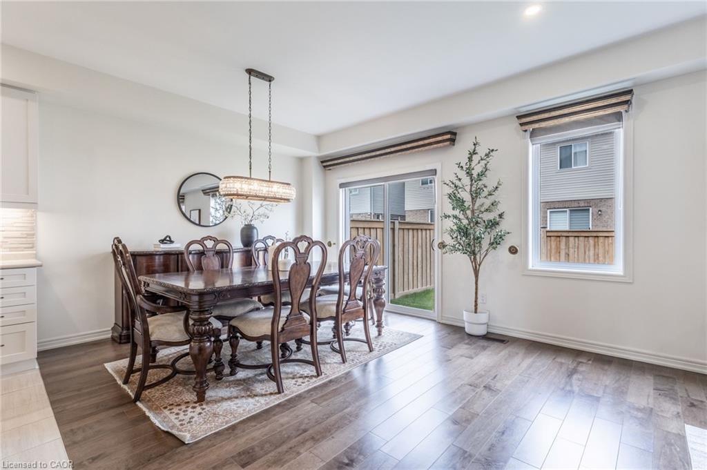 41 Foothills Lane, Stoney Creek, ON - Indoor Photo Showing Dining Room