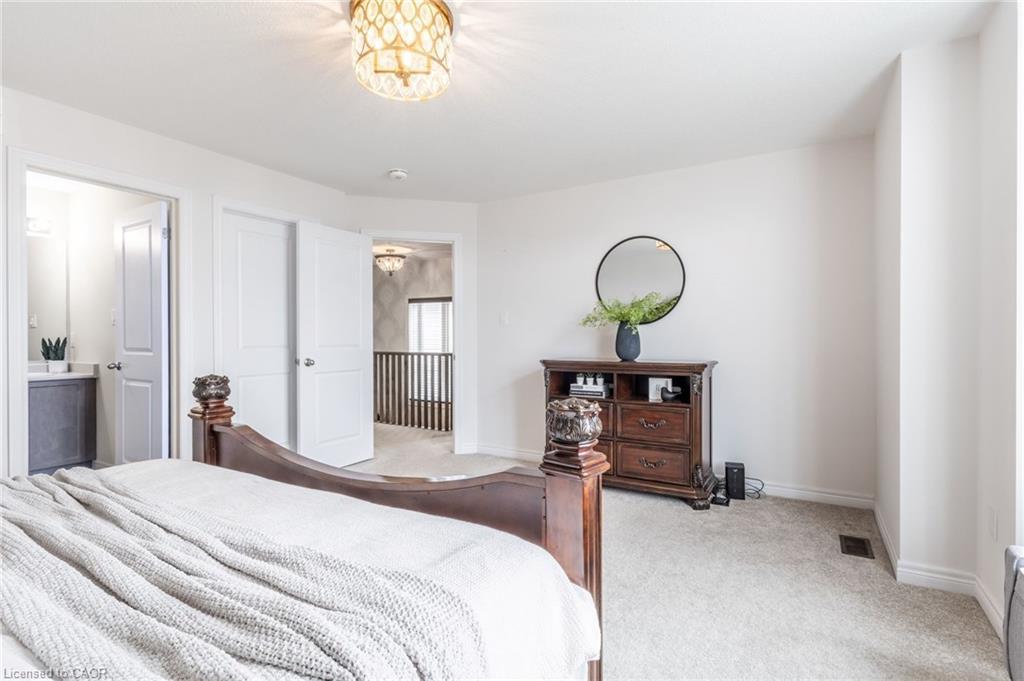 41 Foothills Lane, Stoney Creek, ON - Indoor Photo Showing Bedroom