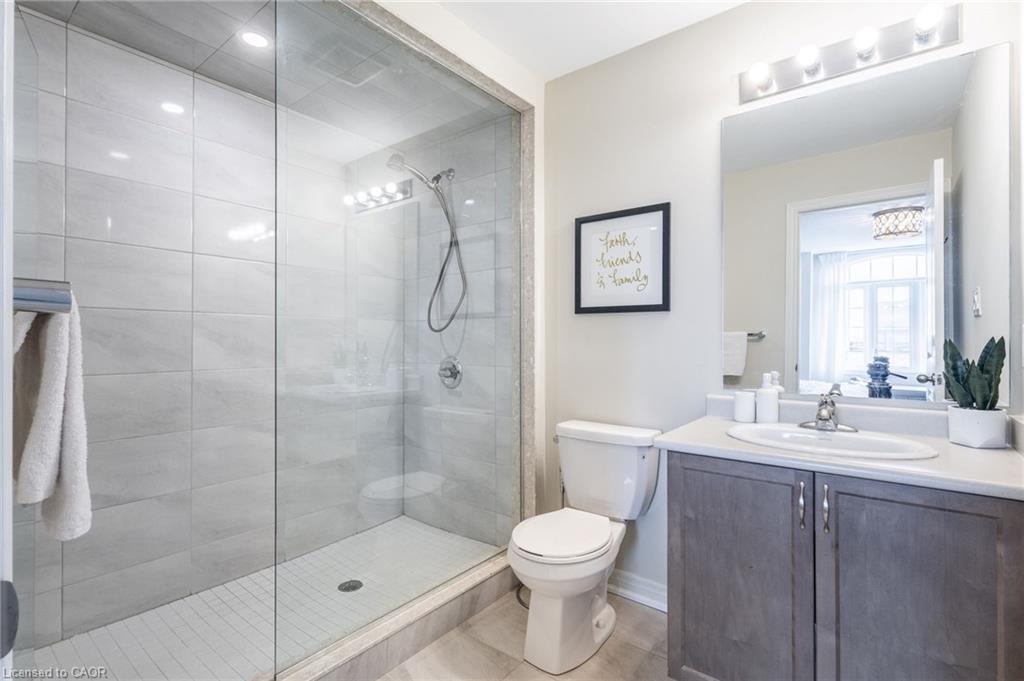 41 Foothills Lane, Stoney Creek, ON - Indoor Photo Showing Bathroom
