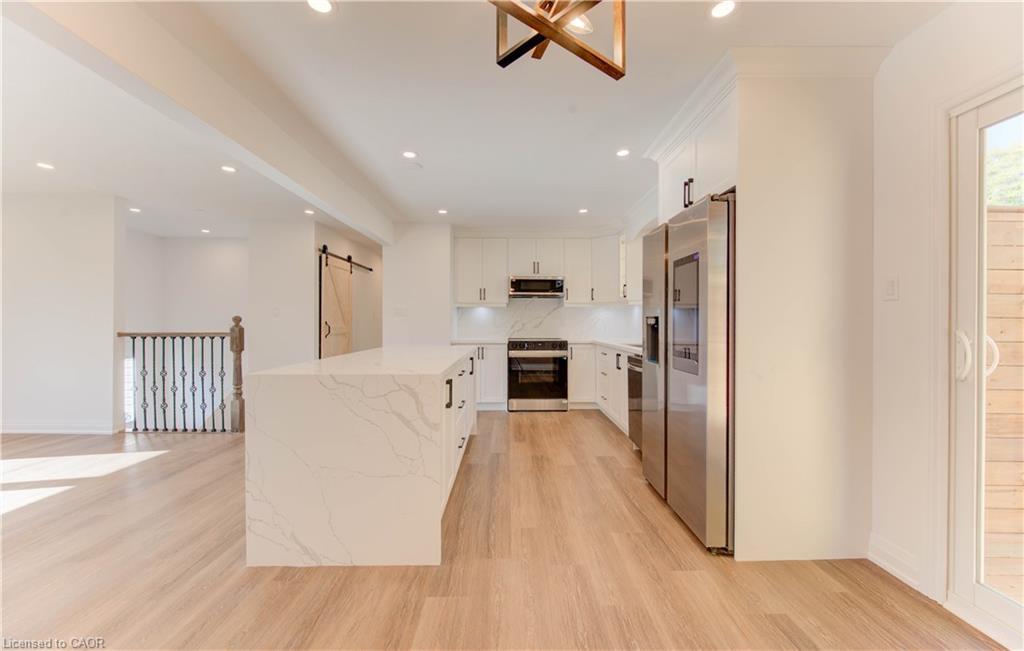 90 Culpepper Drive, Waterloo, ON - Indoor Photo Showing Kitchen