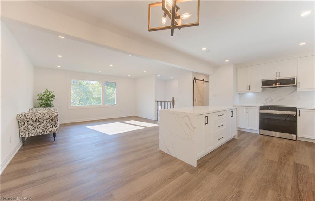 90 Culpepper Drive, Waterloo, ON - Indoor Photo Showing Kitchen