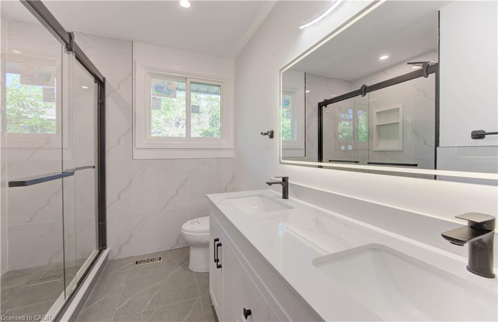 90 Culpepper Drive, Waterloo, ON - Indoor Photo Showing Bathroom