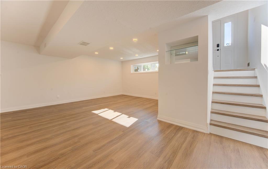 90 Culpepper Drive, Waterloo, ON - Indoor Photo Showing Other Room