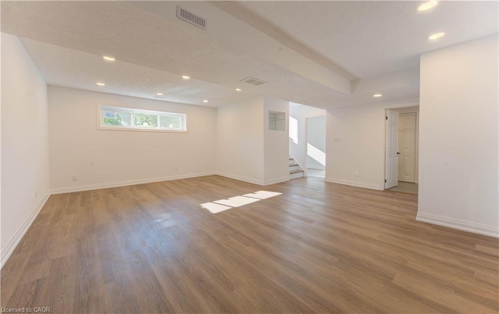 90 Culpepper Drive, Waterloo, ON - Indoor Photo Showing Other Room