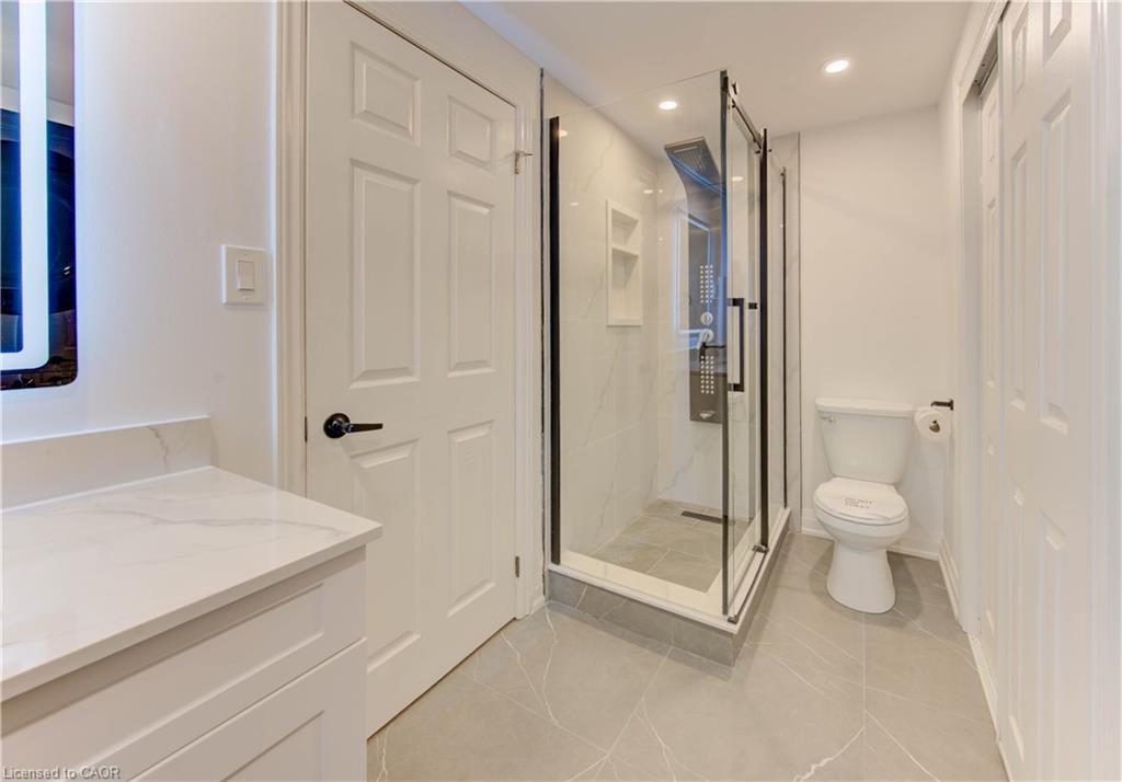 90 Culpepper Drive, Waterloo, ON - Indoor Photo Showing Bathroom