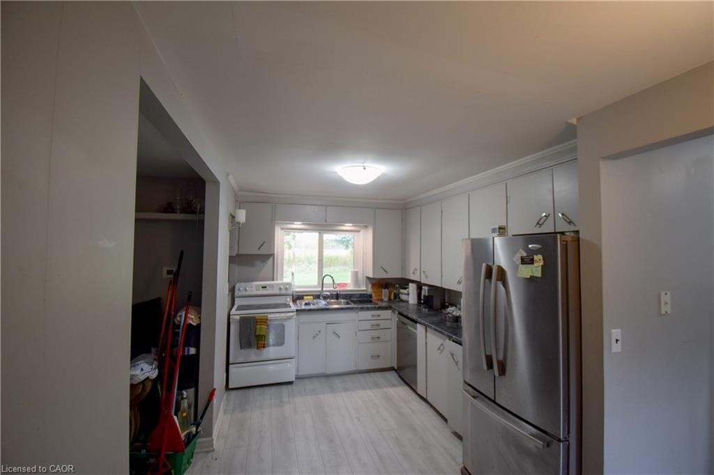 23092 Pioneer Line, Rodney, ON - Indoor Photo Showing Kitchen