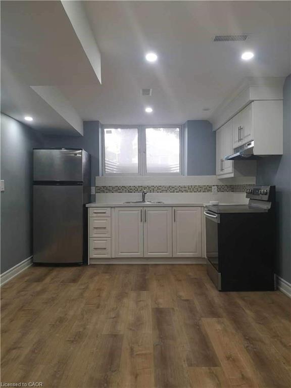 46 Sharon Court, Brampton, ON - Indoor Photo Showing Kitchen