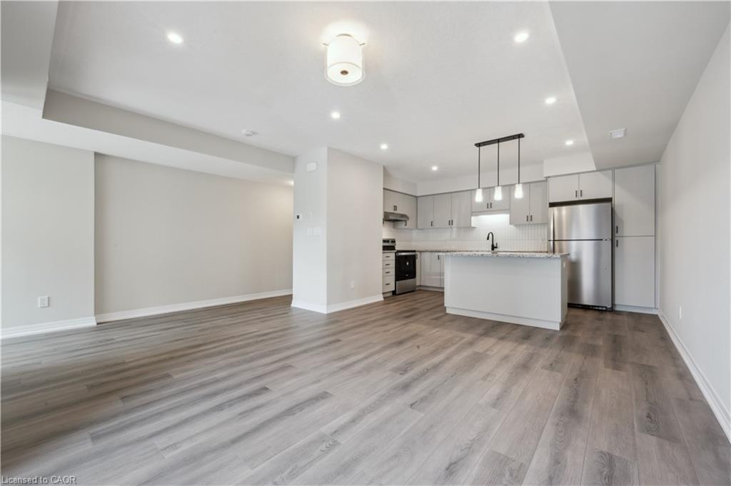 42 Urbane Boulevard, Kitchener, ON - Indoor Photo Showing Kitchen With Upgraded Kitchen