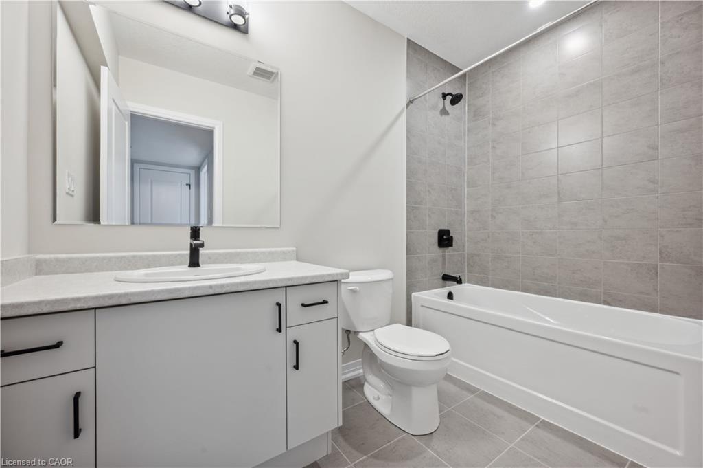 42 Urbane Boulevard, Kitchener, ON - Indoor Photo Showing Bathroom