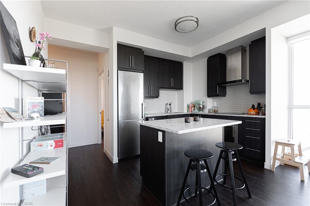 1804-2093 Fairview Street, Burlington, ON - Indoor Photo Showing Kitchen