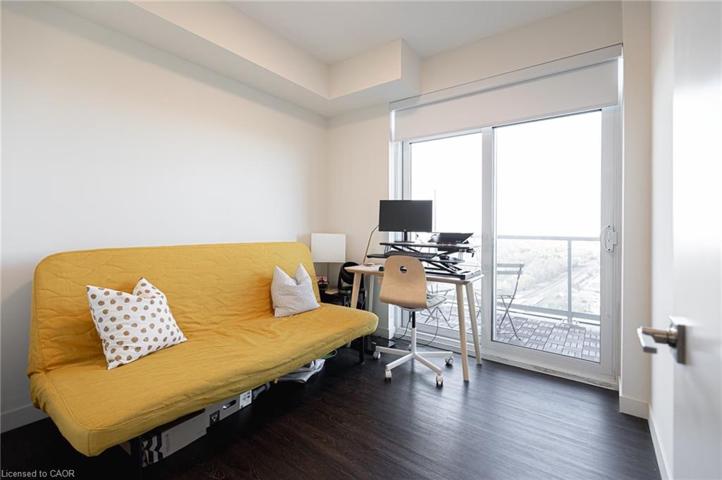 1804-2093 Fairview Street, Burlington, ON - Indoor Photo Showing Office