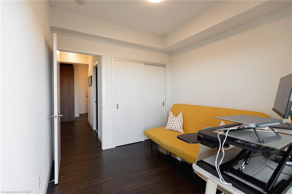 1804-2093 Fairview Street, Burlington, ON - Indoor Photo Showing Office