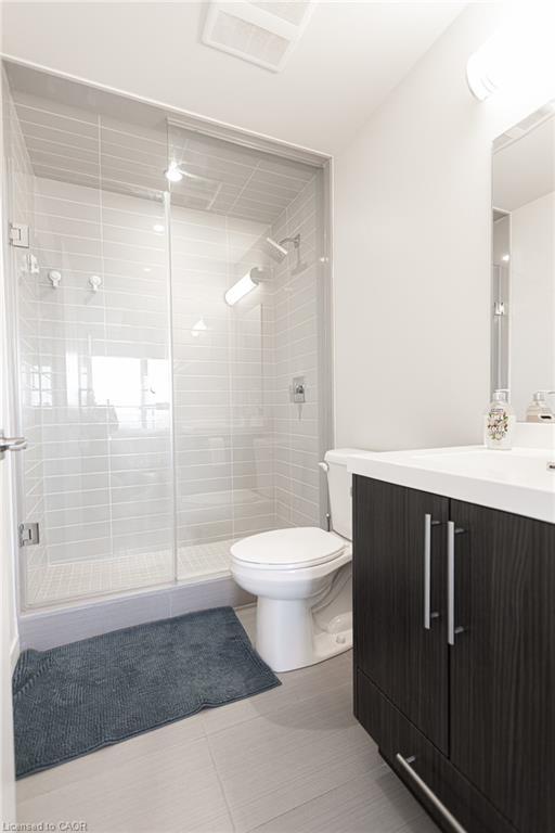 1804-2093 Fairview Street, Burlington, ON - Indoor Photo Showing Bathroom