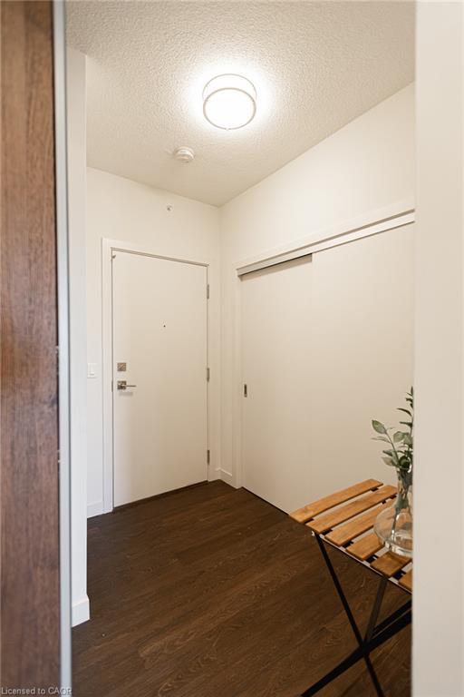 1804-2093 Fairview Street, Burlington, ON - Indoor Photo Showing Other Room