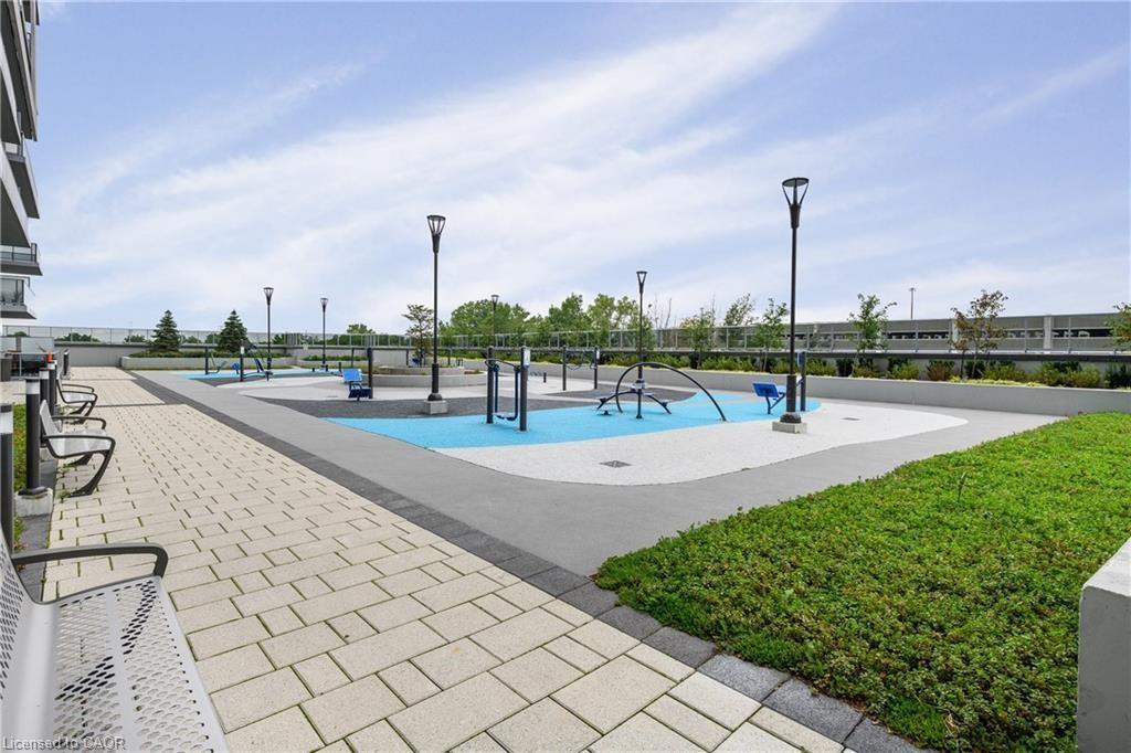 1804-2093 Fairview Street, Burlington, ON - Outdoor