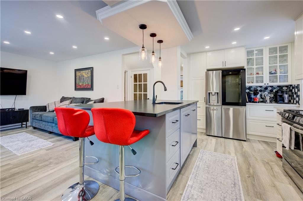 129 Talbot Street, Kitchener, ON - Indoor Photo Showing Kitchen With Upgraded Kitchen