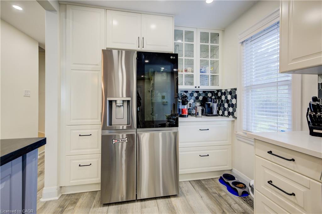 129 Talbot Street, Kitchener, ON - Indoor Photo Showing Kitchen