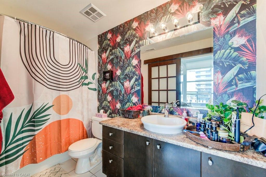 608-404 King Street W, Kitchener, ON - Indoor Photo Showing Bathroom