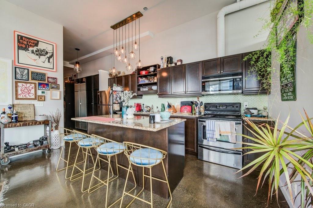 608-404 King Street W, Kitchener, ON - Indoor Photo Showing Kitchen