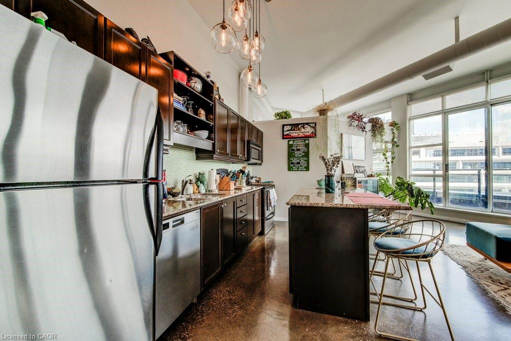 608-404 King Street W, Kitchener, ON - Indoor Photo Showing Kitchen