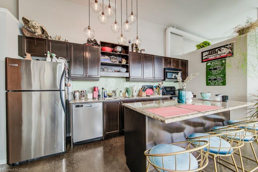 608-404 King Street W, Kitchener, ON - Indoor Photo Showing Kitchen
