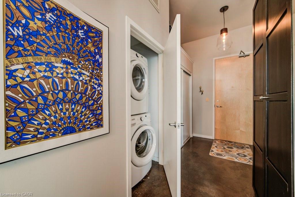 608-404 King Street W, Kitchener, ON - Indoor Photo Showing Laundry Room