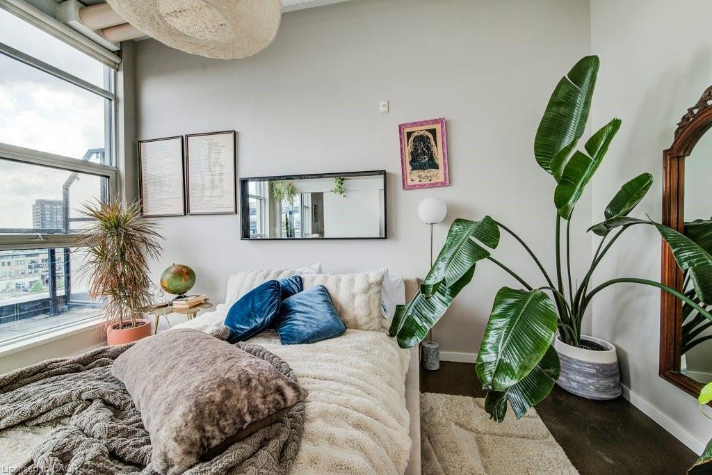 608-404 King Street W, Kitchener, ON - Indoor Photo Showing Bedroom