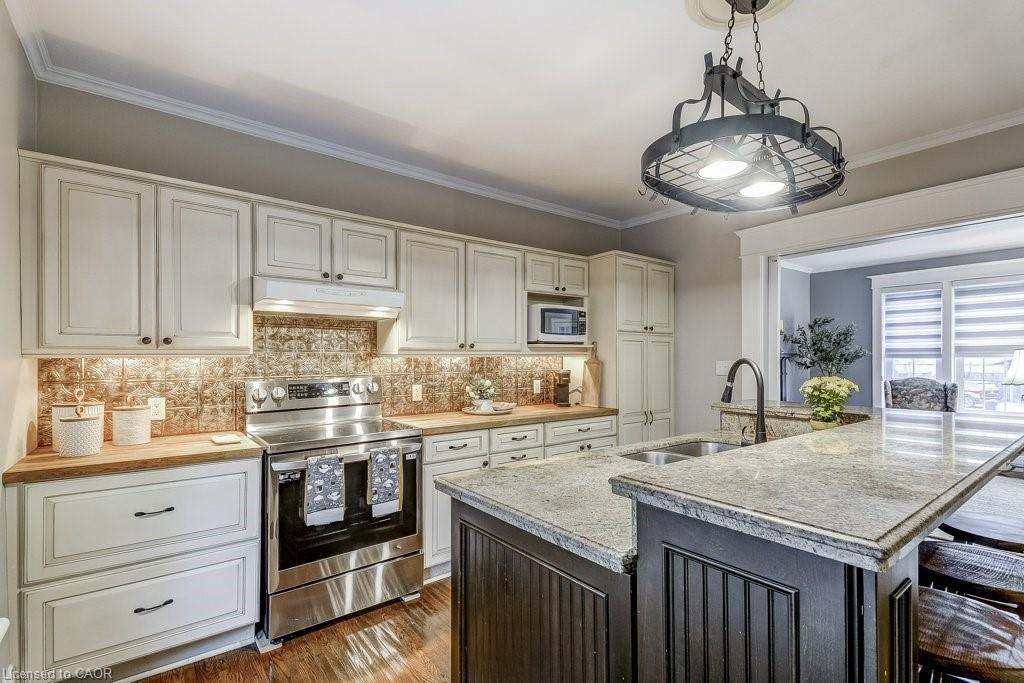 23 Abigail Avenue, Brantford, ON - Indoor Photo Showing Kitchen With Double Sink