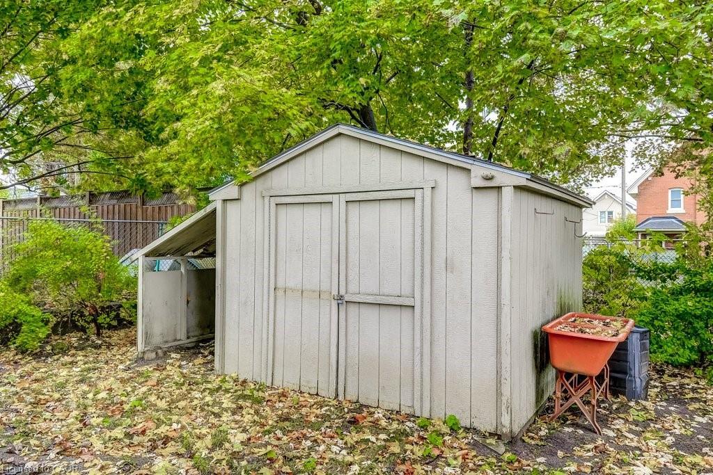 23 Abigail Avenue, Brantford, ON - Outdoor