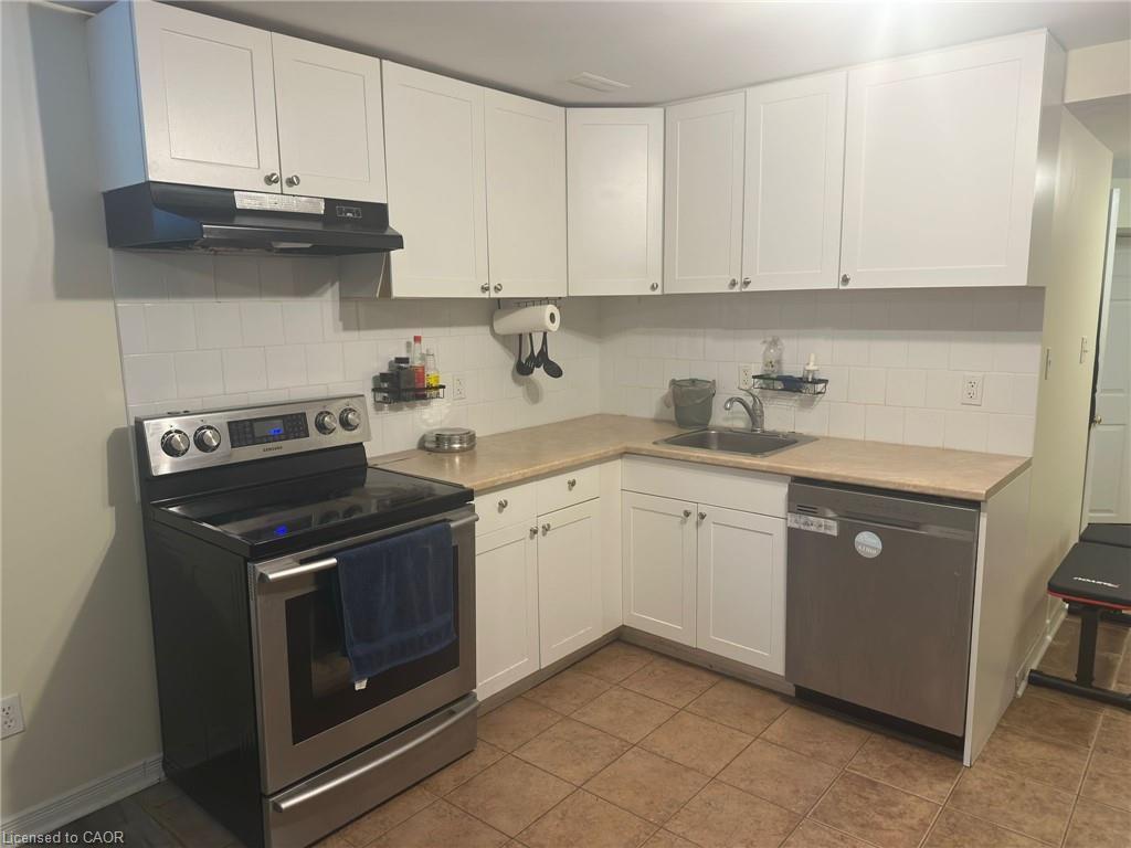 Lower-242 Farley Drive, Guelph, ON - Indoor Photo Showing Kitchen
