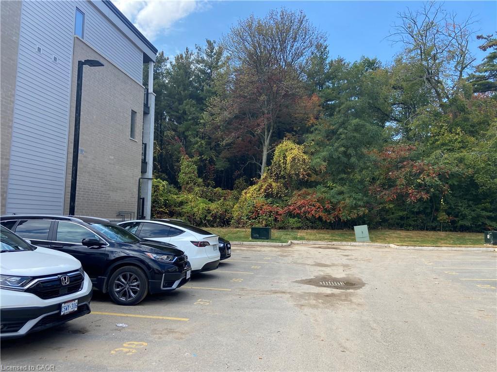 C036-25 Isherwood Avenue, Cambridge, ON - Outdoor
