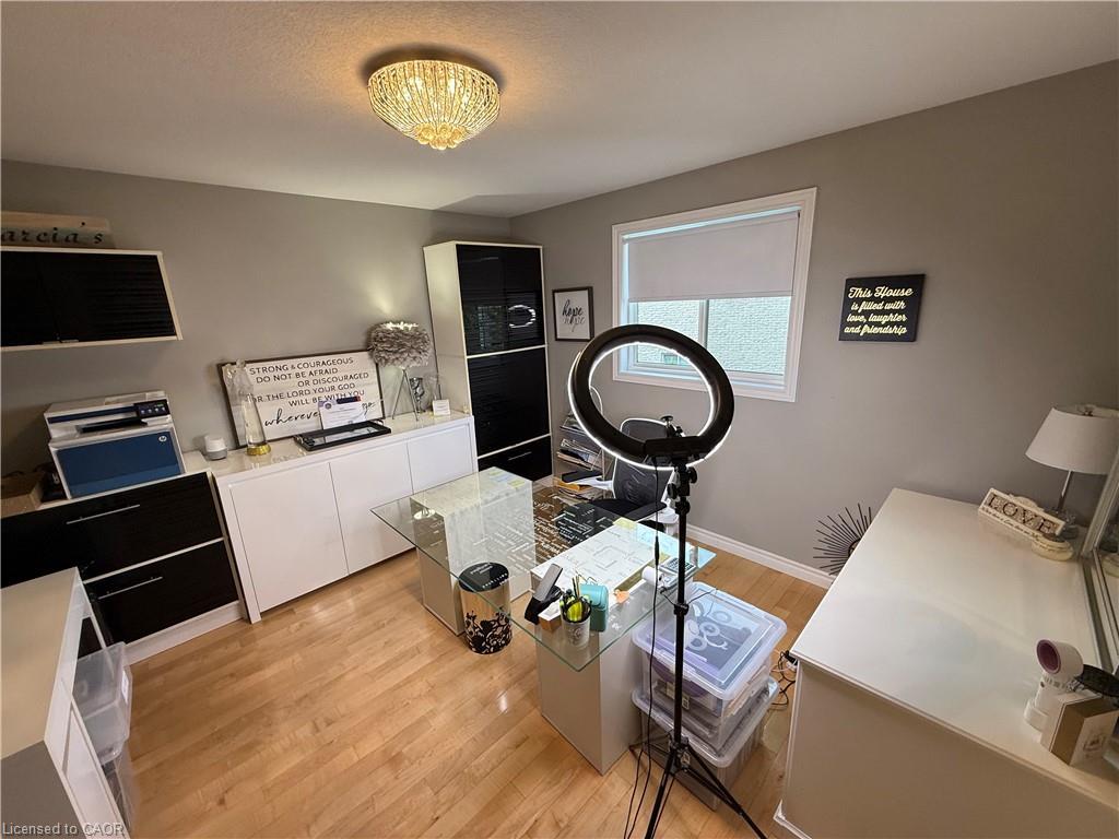 11 Donatello Court, Hamilton, ON - Indoor