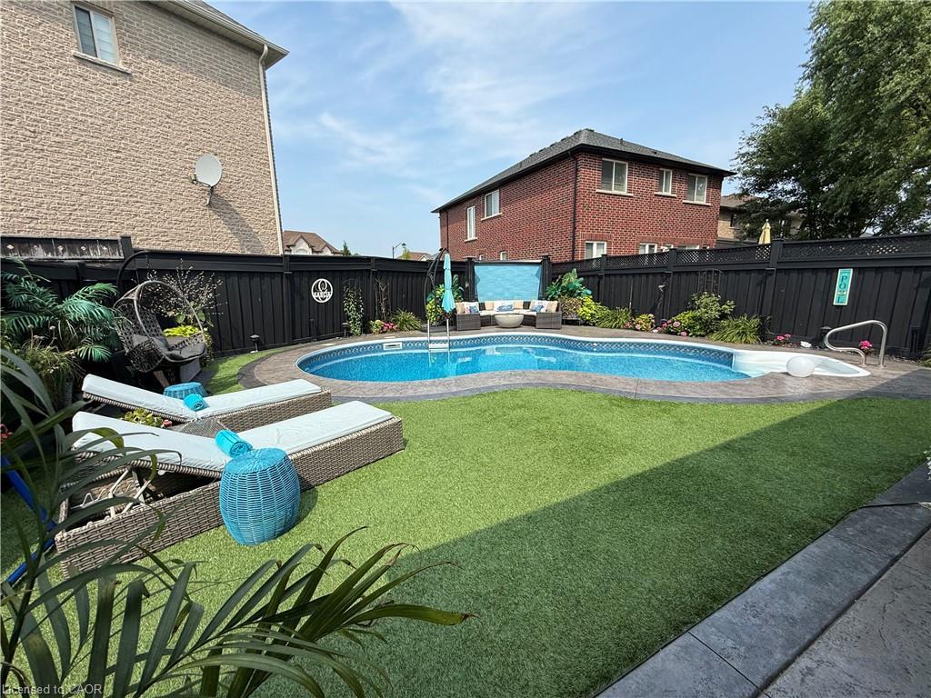 11 Donatello Court, Hamilton, ON - Outdoor With In Ground Pool With Deck Patio Veranda With Backyard