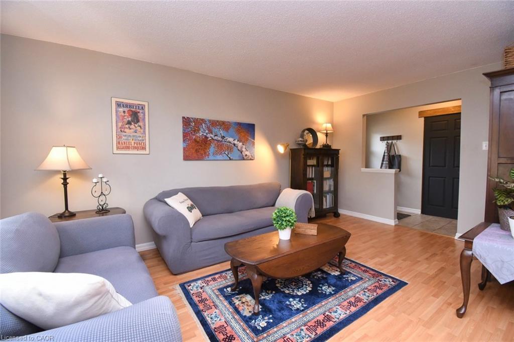 119 Gemini Drive, Hamilton, ON - Indoor Photo Showing Living Room