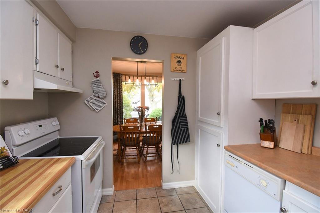 119 Gemini Drive, Hamilton, ON - Indoor Photo Showing Kitchen