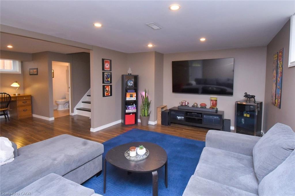 119 Gemini Drive, Hamilton, ON - Indoor Photo Showing Living Room
