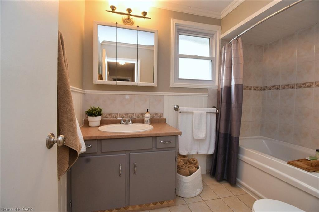 119 Gemini Drive, Hamilton, ON - Indoor Photo Showing Bathroom