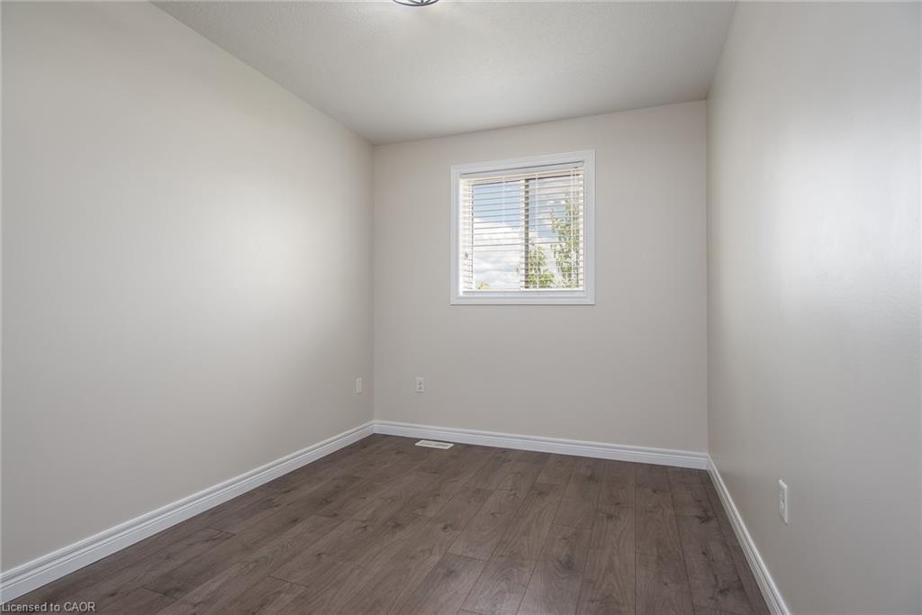 J-3-70 Willowrun Drive, Kitchener, ON - Indoor Photo Showing Other Room