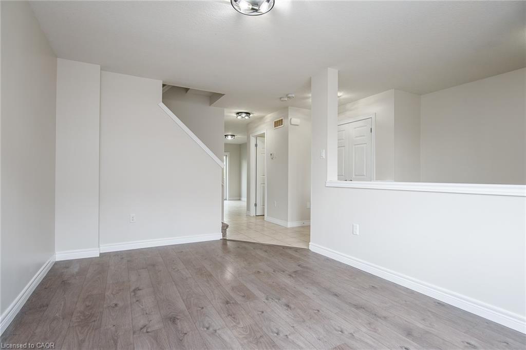 J-3-70 Willowrun Drive, Kitchener, ON - Indoor Photo Showing Other Room