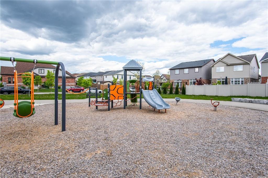 J-3-70 Willowrun Drive, Kitchener, ON - Outdoor