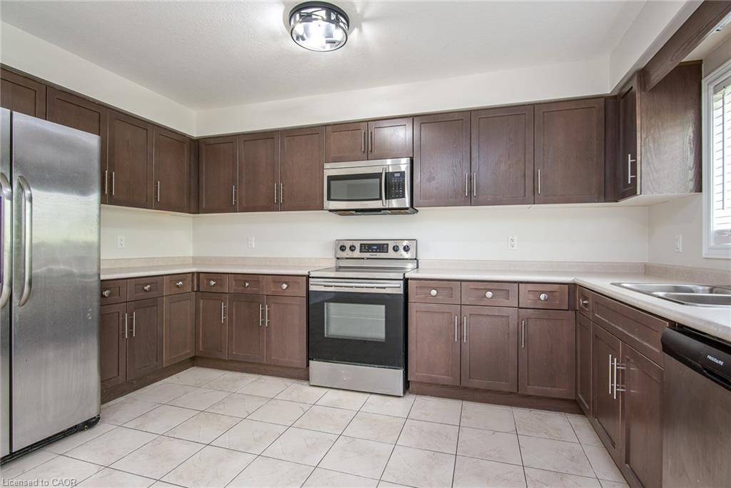 J-3-70 Willowrun Drive, Kitchener, ON - Indoor Photo Showing Kitchen With Double Sink