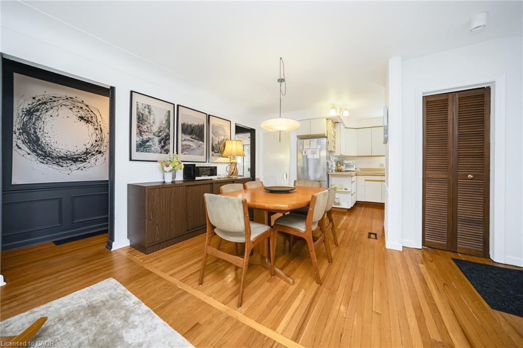 115 Welbourn Drive, Hamilton, ON - Indoor Photo Showing Dining Room