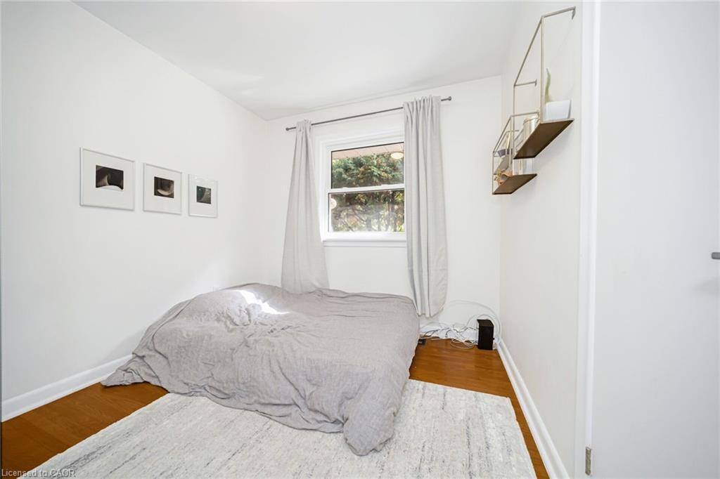 115 Welbourn Drive, Hamilton, ON - Indoor Photo Showing Bedroom