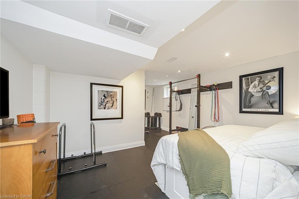 115 Welbourn Drive, Hamilton, ON - Indoor Photo Showing Bedroom