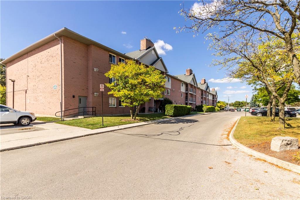 3-136 Conway Drive, London, ON - Outdoor