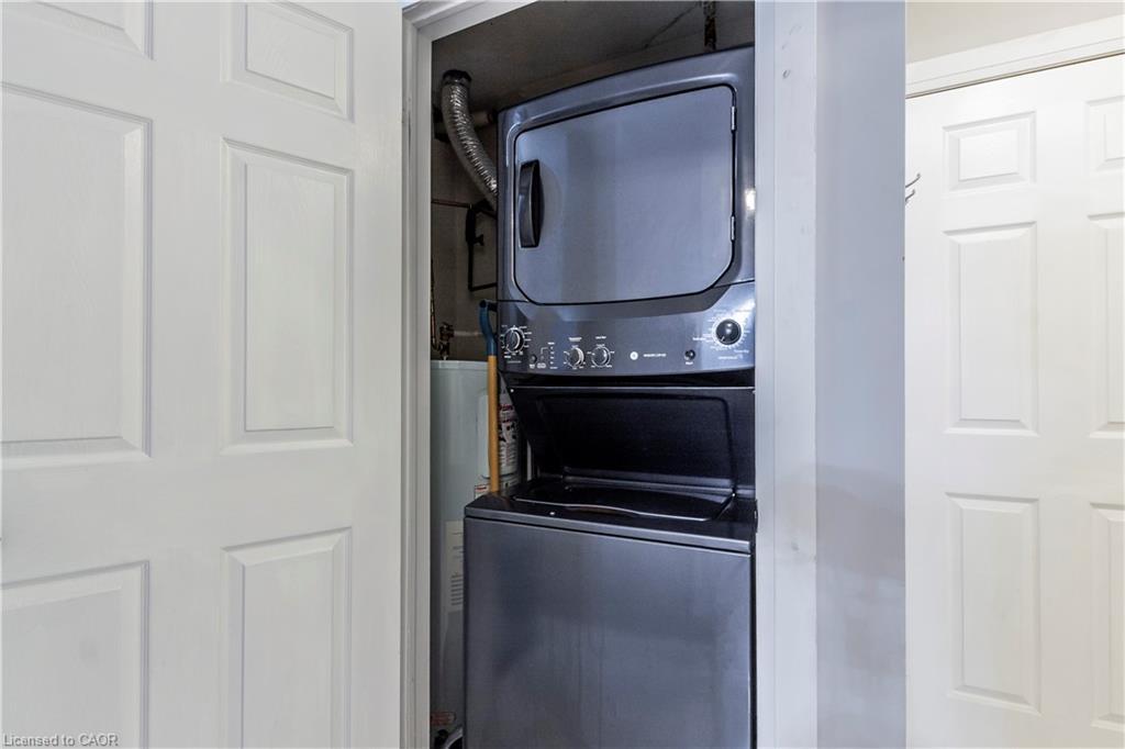 3-136 Conway Drive, London, ON - Indoor Photo Showing Laundry Room