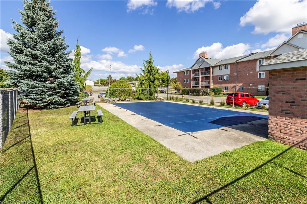 3-136 Conway Drive, London, ON - Outdoor