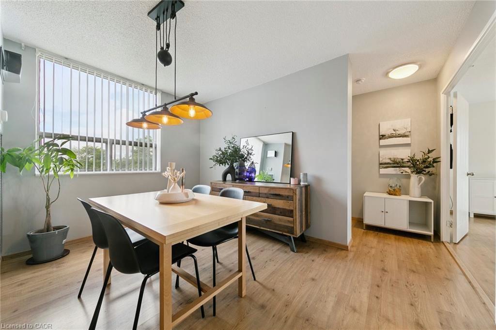 1110 Walden Circle, Mississauga, ON - Indoor